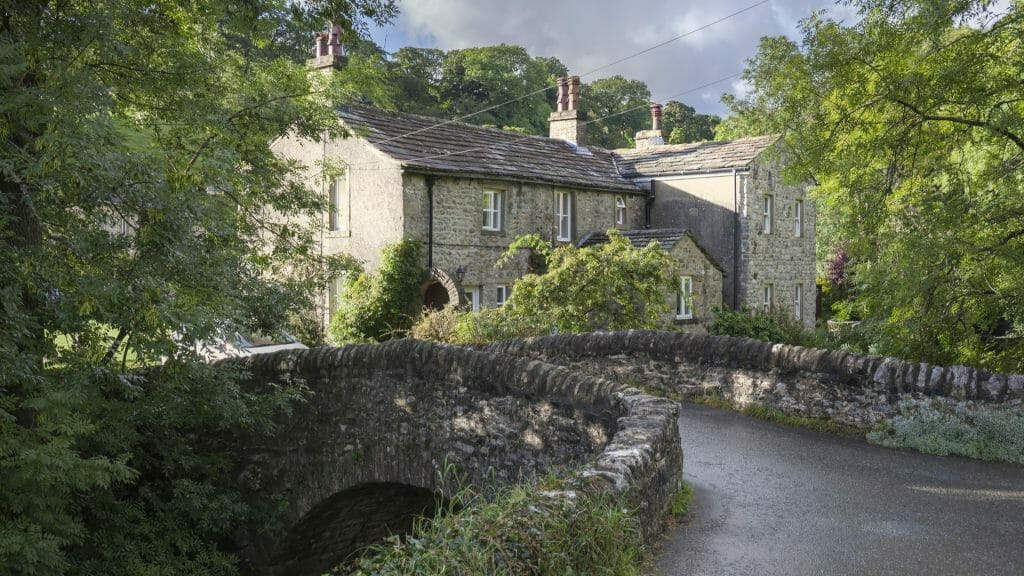 cute english villages to visit