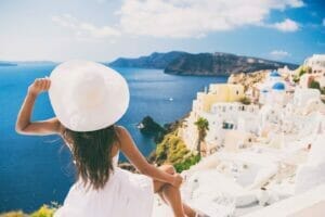 20 Amazing Jobs for People Who Like to Travel
