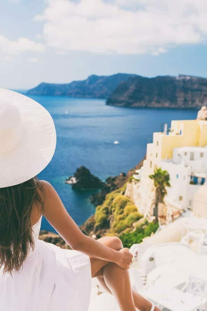 20 Amazing Jobs for People Who Like to Travel