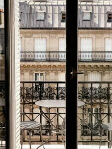 French Etiquette: 7 Tips to Know Before Going to France